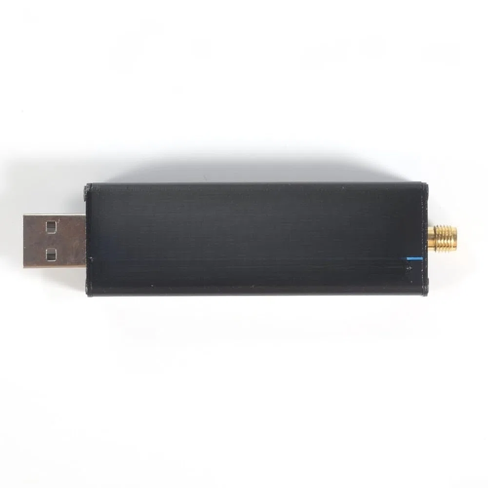 Récepteur USB Tuner 100KHz-1766MHz R820T2 Puce Logiciel Défini Radio avec TCXO 1PPM HF VHF UHF RTL2832U Double réception USB DVB-T Tuner 1766MHz pour avions ADS-B Haute précision